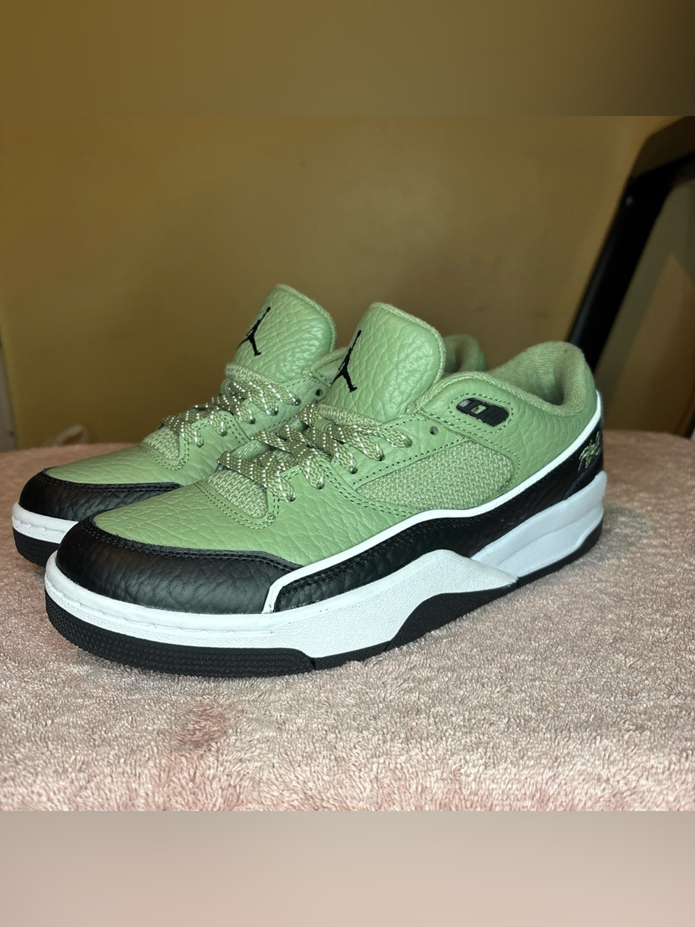Jordan Flight Court Men's Size 9.5 Oil Green Black White Retro Nike  IH4092 386